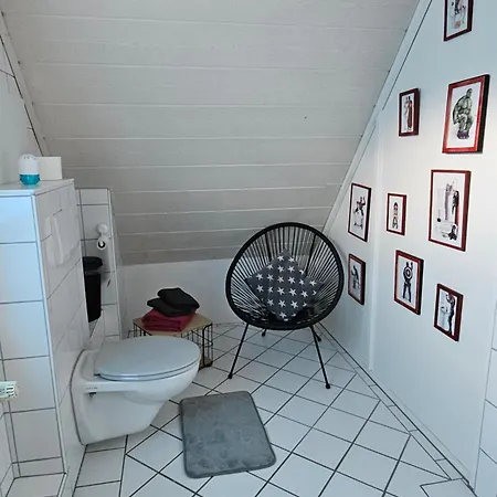 Loft- Privatzimmer 30qm Im Dachgeschoss Mit Eigenem Bad Homestay