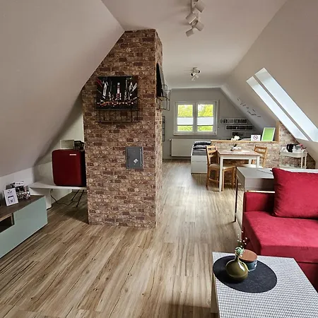 Homestay Loft- Privatzimmer 30qm Im Dachgeschoss Mit Eigenem Bad *